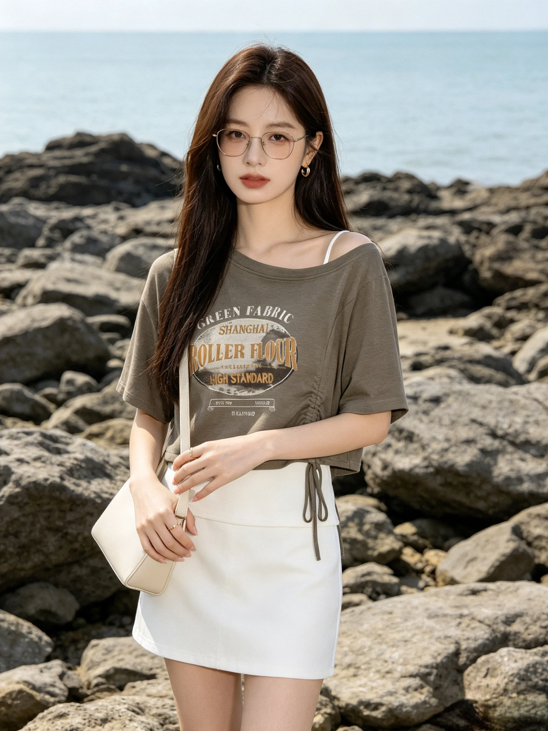 Ladies' Skin-friendly Short-sleeved T-shirt Set Drawstring Casual Wear Summer Breathable Versatile Layering Slimming Effect
Ladies' Skin-friendly Short-sleeved T-shirt Set Drawstring Casual Wear Summer Breathable Versatile Layering Slimming Effect
