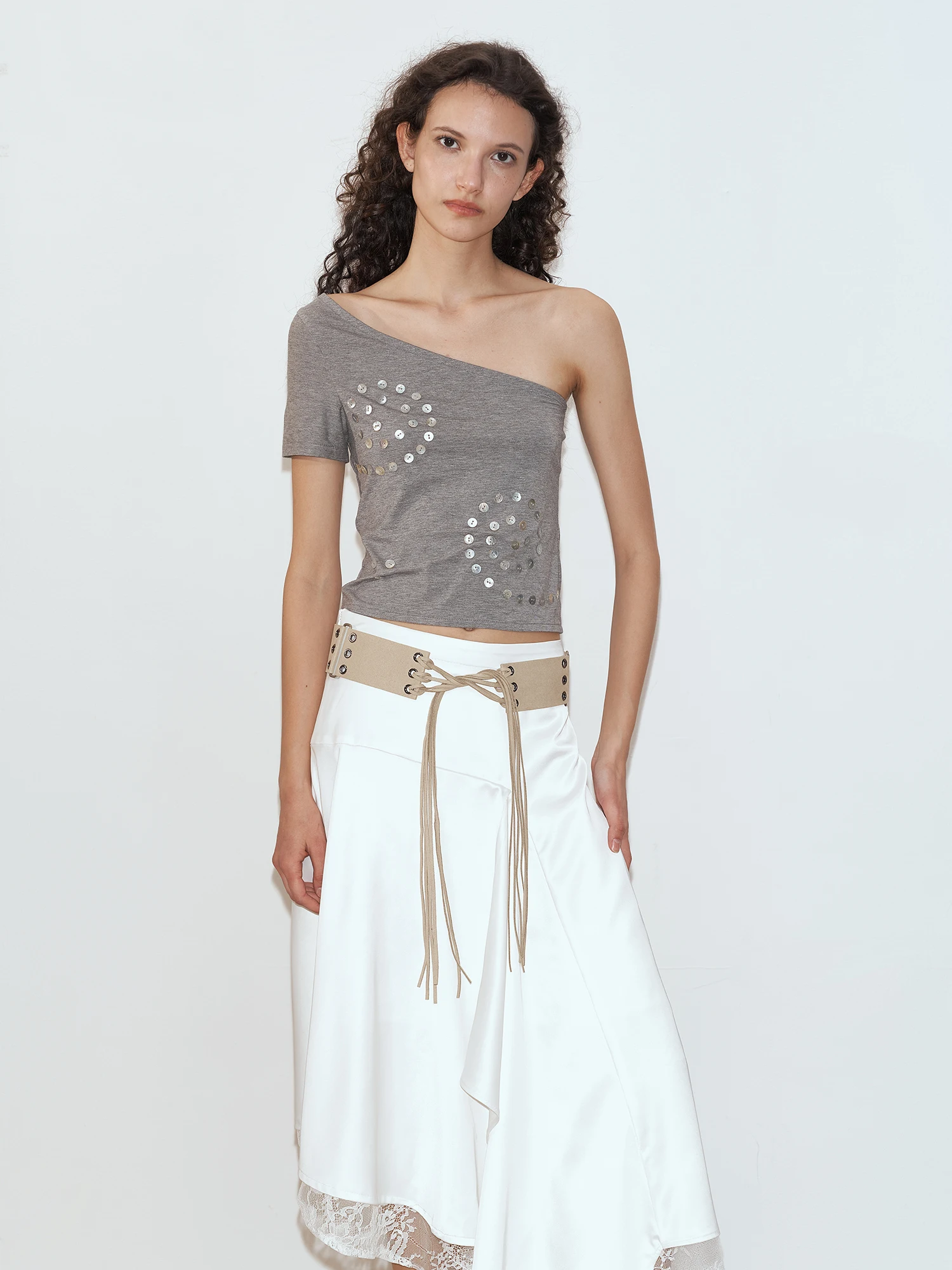 Женская футболка 2AM POETRY из модала, приятная к телу, с декоративными пуговицами, асимметричным плечом, одним рукавом, облегающая, топ-футболка
Женская футболка 2AM POETRY из модала, приятная к телу, с декоративными пуговицами, асимметричным плечом, одним рукавом, облегающая, топ-футболка