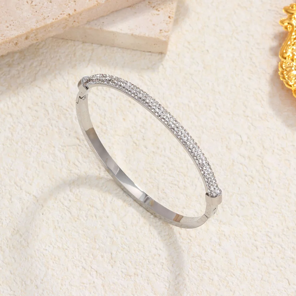 Luxury Luxury 18k simple stainless steel crystal bracelet for men and women for Christmas gift
Luxury Luxury 18k simple stainless steel crystal bracelet for men and women for Christmas gift