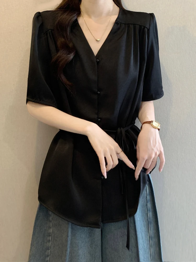 Elegant Acetate Satin Short Sleeve V-Neck Shoulder Shirt Women's plus Size Slim Fit Top Korean Style Loose Fit Commute Style
Elegant Acetate Satin Short Sleeve V-Neck Shoulder Shirt Women's plus Size Slim Fit Top Korean Style Loose Fit Commute Style