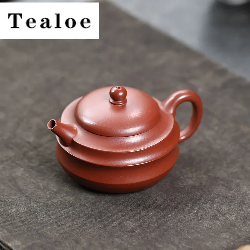 110ml Yixing Purple Clay Teapot Small Capacity Master Handmade Tea Pot Kettle Beauty Tea Infuser Chinese Raw Ore Zisha Tea Set
110ml Yixing Purple Clay Teapot Small Capacity Master Handmade Tea Pot Kettle Beauty Tea Infuser Chinese Raw Ore Zisha Tea Set