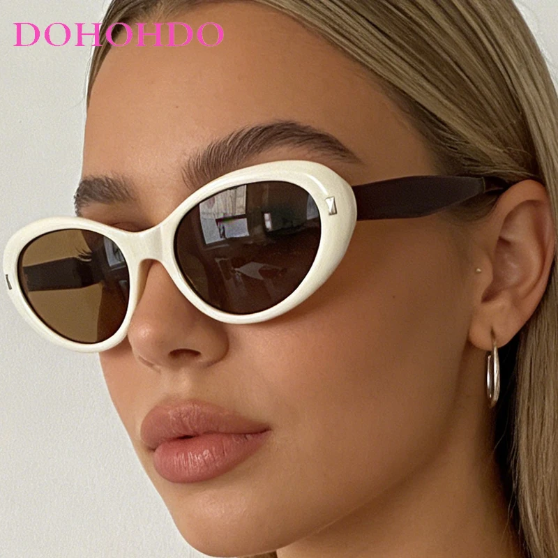 Trendy Brand Cat Eye Small Rivets Frame Oval Sunglasses Women Y2K Fashion UV Protection Summer Traveling Shades Oculos De Sol
Trendy Brand Cat Eye Small Rivets Frame Oval Sunglasses Women Y2K Fashion UV Protection Summer Traveling Shades Oculos De Sol