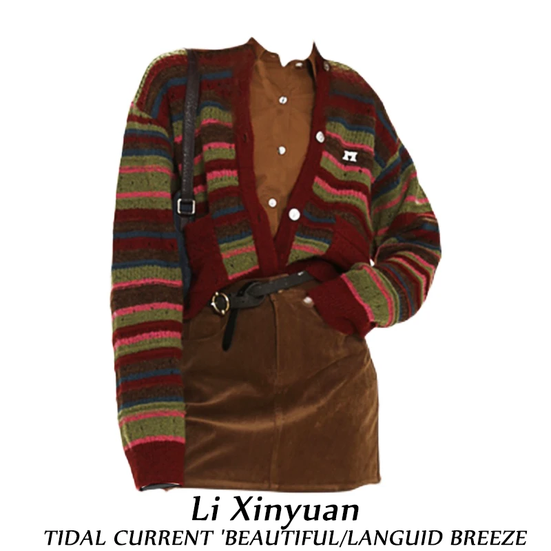 Американский вязаный кардиган в стиле ретро с v-образным вырезом, свободный повседневный женский топ в полоску, цветная блузка, осенний новый, теплый, излучающий
Американский вязаный кардиган в стиле ретро с v-образным вырезом, свободный повседневный женский топ в полоску, цветная блузка, осенний новый, теплый, излучающий