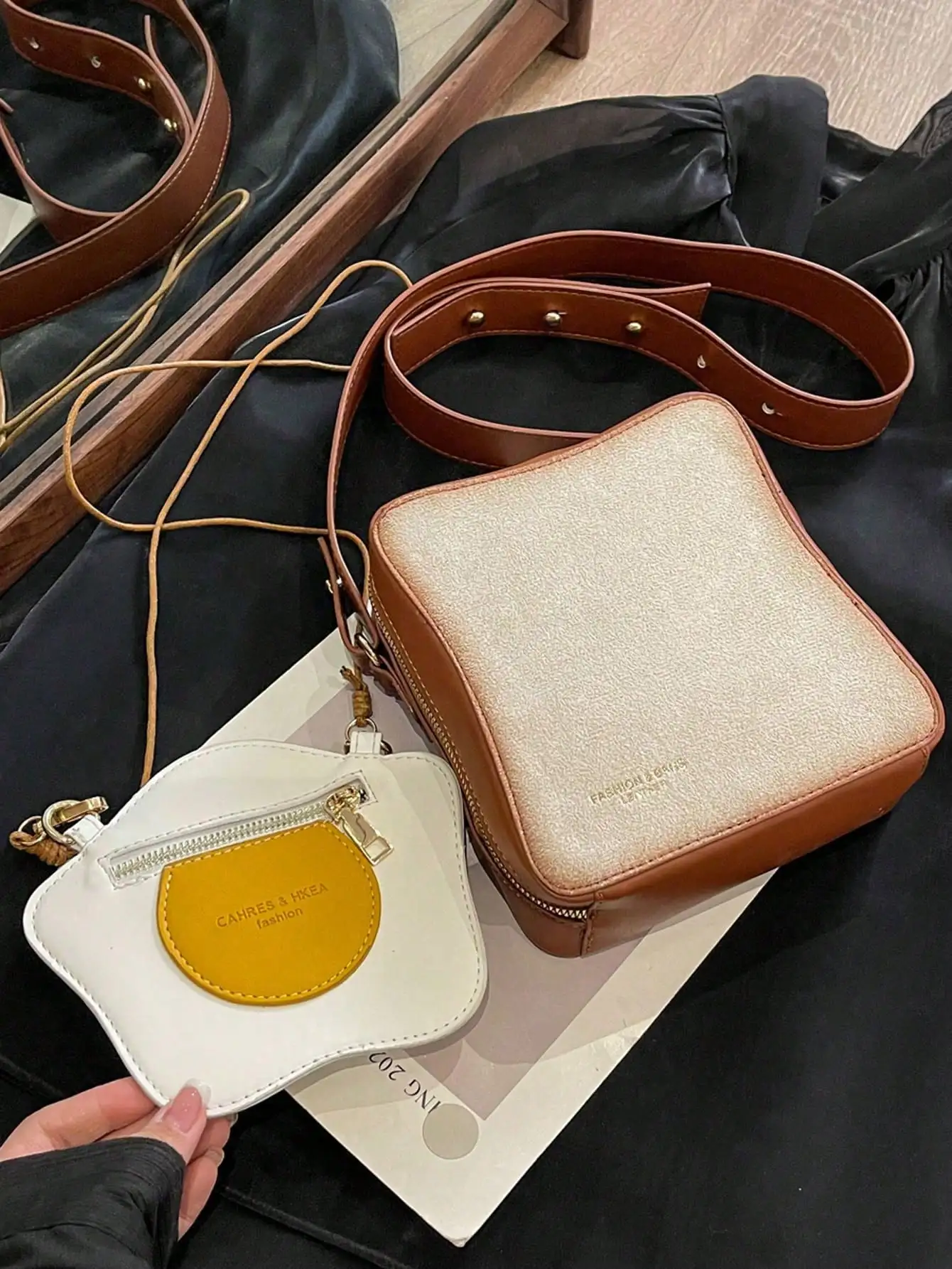 2pcs Creative Personalized Bread & Egg Combo Crossbody Bag, Suitable For Daily Use, Also Suitable For Teenage Girls, Women, College Students, White-Collar Workers, And Young Professionals. Perfect For Parties, Galas, Dinners, Weddings, Shopping, Holidays,
2pcs Creative Personalized Bread & Egg Combo Crossbody Bag, Suitable For Daily Use, Also Suitable For Teenage Girls, Women, College Students, White-Collar Workers, And Young Professionals. Perfect For Parties, Galas, Dinners, Weddings, Shopping, Holidays,