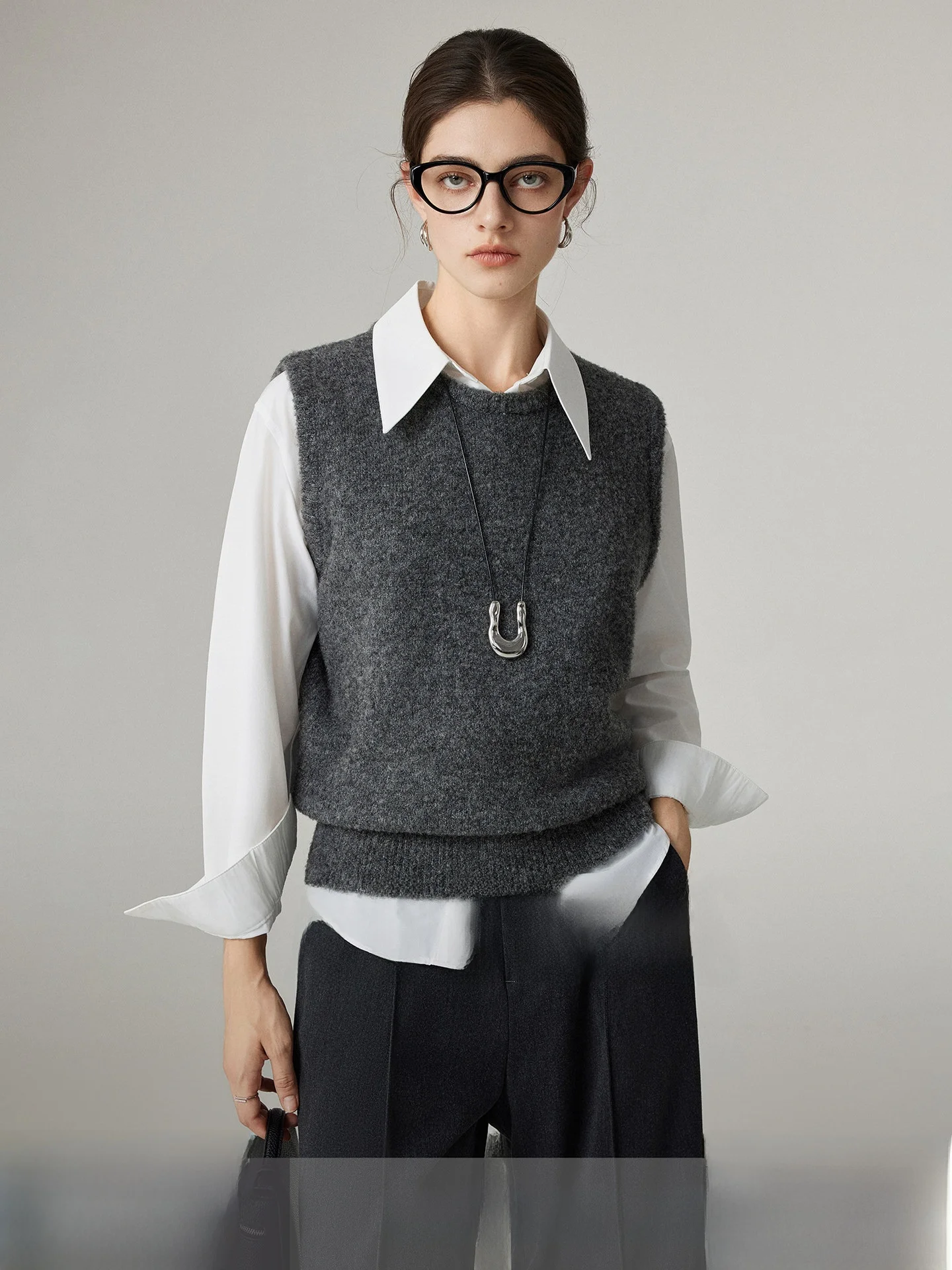 Ayk Home Винтажный круглый шерстяной жилет женский осенне-зимний многослойный топ свободного покроя вязаный свитер
Ayk Home Винтажный круглый шерстяной жилет женский осенне-зимний многослойный топ свободного покроя вязаный свитер