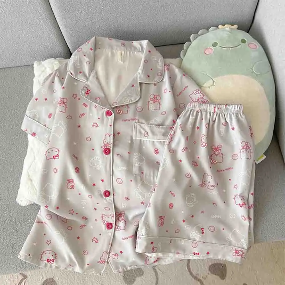 Hello Kitty Women's Summer New Pajama Set Short Sleeve Shorts Ice Silk Pajamas Kawaii Cartoon Home Clothes Loose Pajamas Gift
Hello Kitty Women's Summer New Pajama Set Short Sleeve Shorts Ice Silk Pajamas Kawaii Cartoon Home Clothes Loose Pajamas Gift