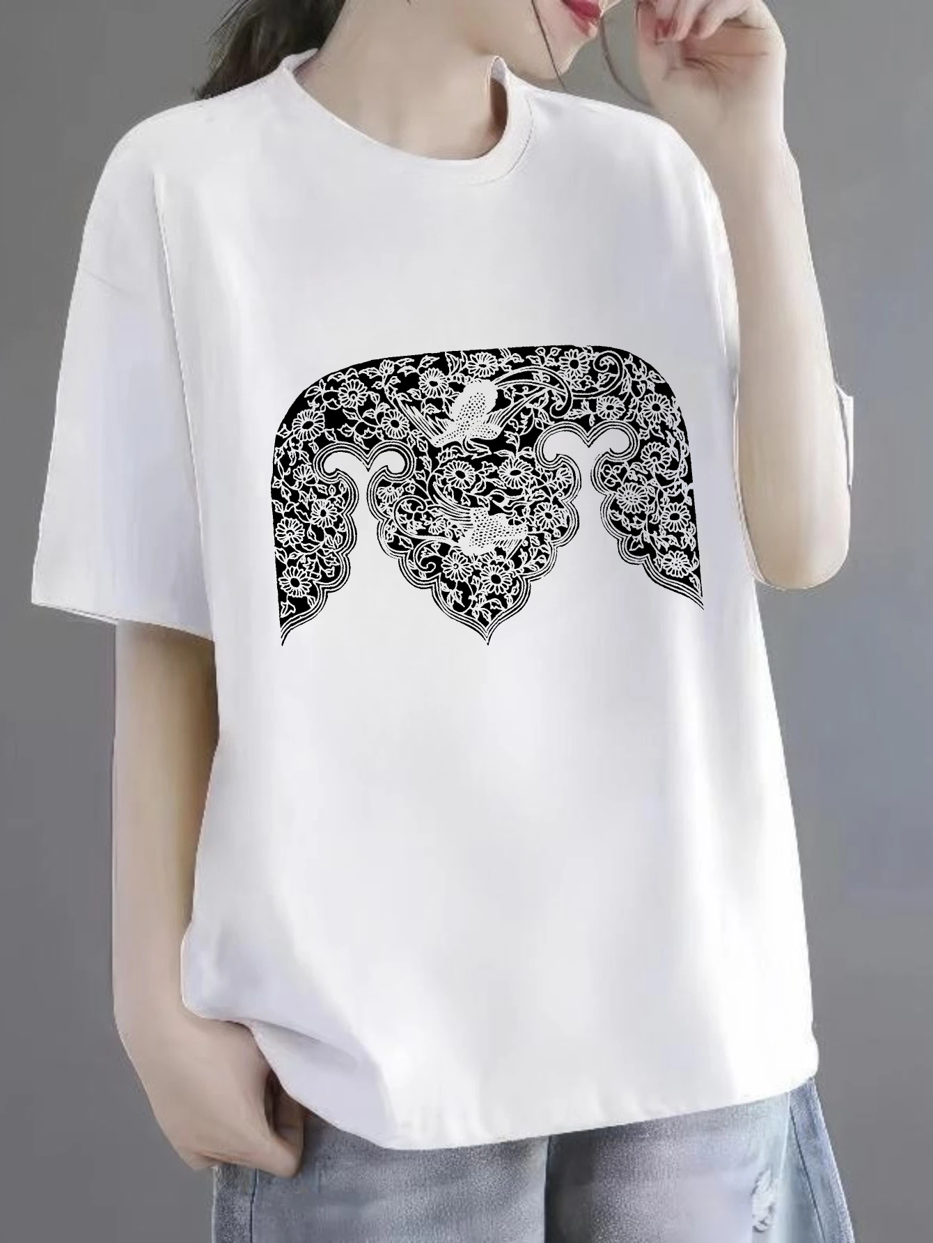 Женские футболки в китайском стиле с принтом, рождественские футболки с аниме, повседневные футболки из 100% хлопка с абстрактным цветочным дизайном, произведения искусства pri
Женские футболки в китайском стиле с принтом, рождественские футболки с аниме, повседневные футболки из 100% хлопка с абстрактным цветочным дизайном, произведения искусства pri