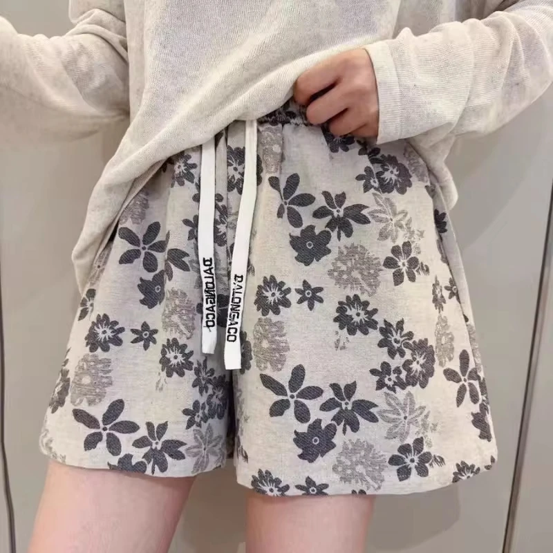 Large Size Loose Vintage Wide Leg Women Simplicity Office Lady Flower Printing Casual Shorts Fashion Appear Thin Beach Hot Pants
Large Size Loose Vintage Wide Leg Women Simplicity Office Lady Flower Printing Casual Shorts Fashion Appear Thin Beach Hot Pants