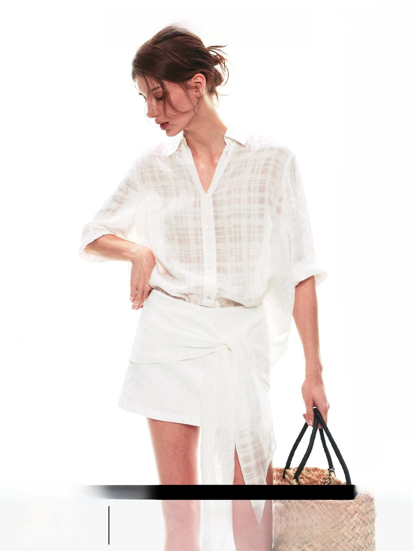 Casual Loose Women's Shirt Summer Vacation Loose Cuffed Casual Top Single Moment 26SS Long Sleeve Flip Collar Other Material
Casual Loose Women's Shirt Summer Vacation Loose Cuffed Casual Top Single Moment 26SS Long Sleeve Flip Collar Other Material