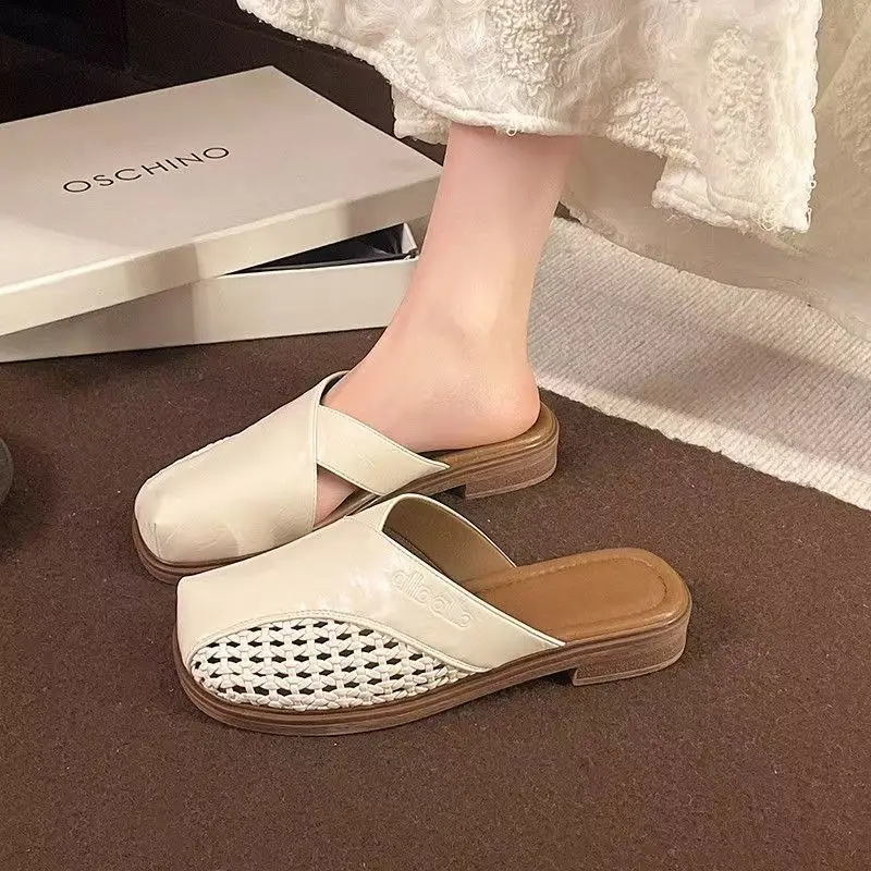 Women PU Leather Closed Toe Hollow Out Slippers Summer New Soft sole Non Slip Breathable Outdoor Low Heel Half Slippers Sandals
Women PU Leather Closed Toe Hollow Out Slippers Summer New Soft sole Non Slip Breathable Outdoor Low Heel Half Slippers Sandals