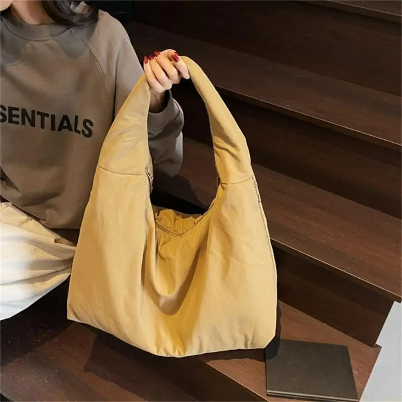 X90D Women's Nylon Shoulder Bag Stylish Underarm Bags Handbag for Office and Leisure
X90D Women's Nylon Shoulder Bag Stylish Underarm Bags Handbag for Office and Leisure