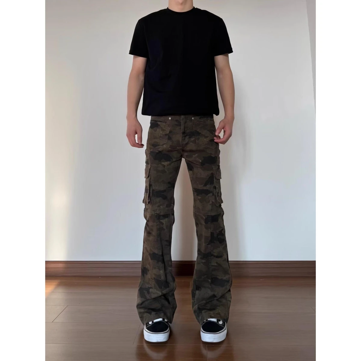 Мужские и женские повседневные брюки Bla American Retro Camouflage Multi-ket: модные прямые брюки с микро-клешем, утягивающие, в стиле кэжуал
Мужские и женские повседневные брюки Bla American Retro Camouflage Multi-ket: модные прямые брюки с микро-клешем, утягивающие, в стиле кэжуал