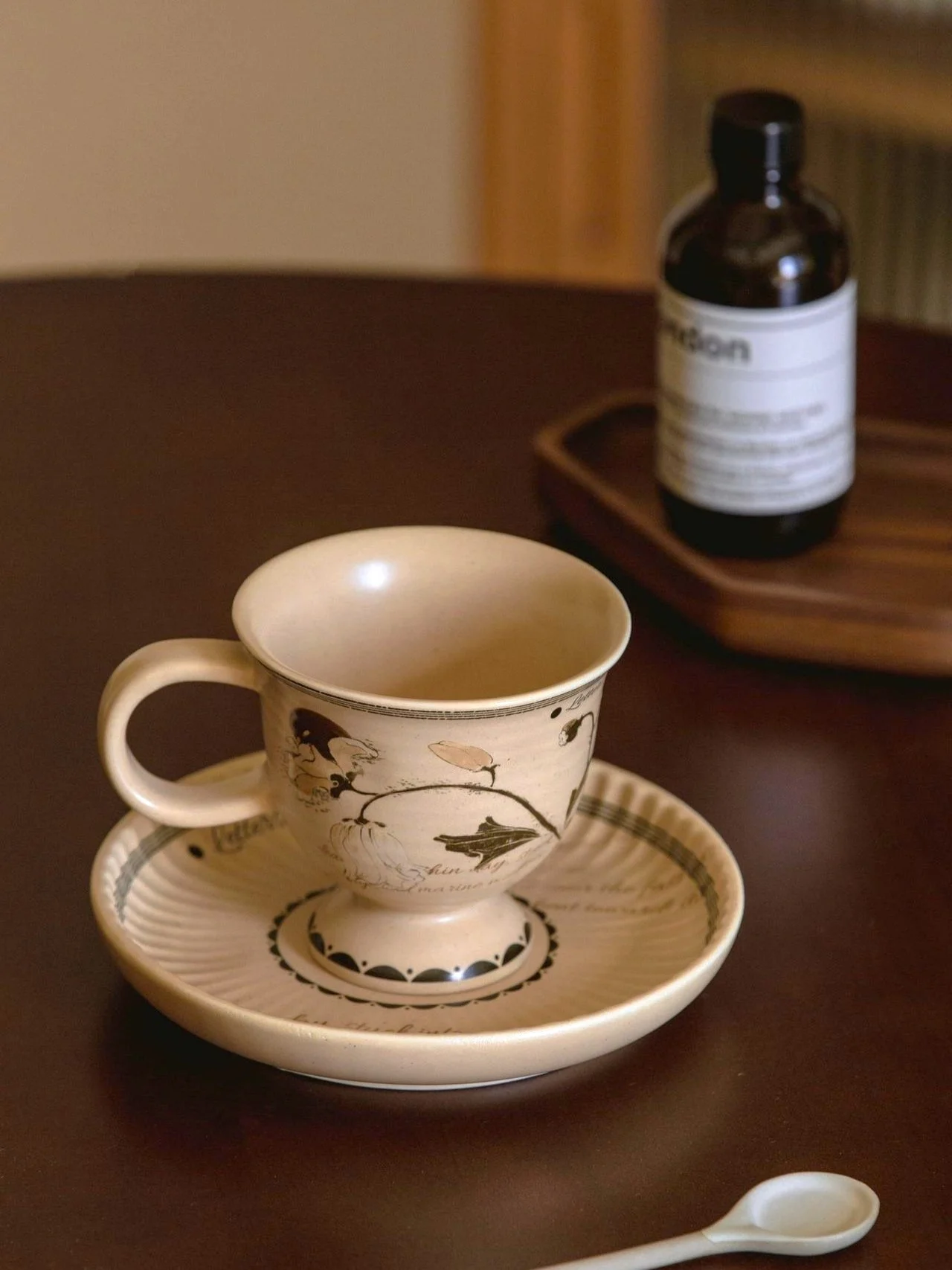 Оригинальная ретро-кружка для кофе Mooner, 200 мл, с ручкой, в винтажном стиле, с цветочным узором, для латте
Оригинальная ретро-кружка для кофе Mooner, 200 мл, с ручкой, в винтажном стиле, с цветочным узором, для латте