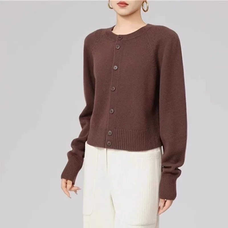 2025 Autumn/Winter round-neck 100% wool knitted sweater cardigan women's coat long-sleeved top
2025 Autumn/Winter round-neck 100% wool knitted sweater cardigan women's coat long-sleeved top