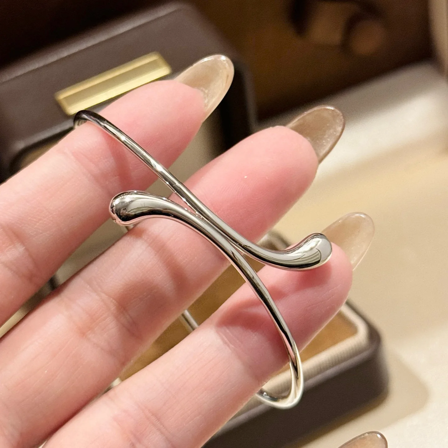 17cm Size 100% 925 Sterling Silver Bangle Water Drop Open Bracelet For Women Fine Jewelry
17cm Size 100% 925 Sterling Silver Bangle Water Drop Open Bracelet For Women Fine Jewelry