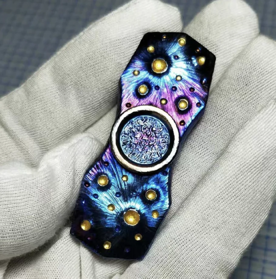 Used EDC Crater texture burnt titanium alloy fingertip gyroscope spinner Fingertip gyroscope Decompression toys
Used EDC Crater texture burnt titanium alloy fingertip gyroscope spinner Fingertip gyroscope Decompression toys