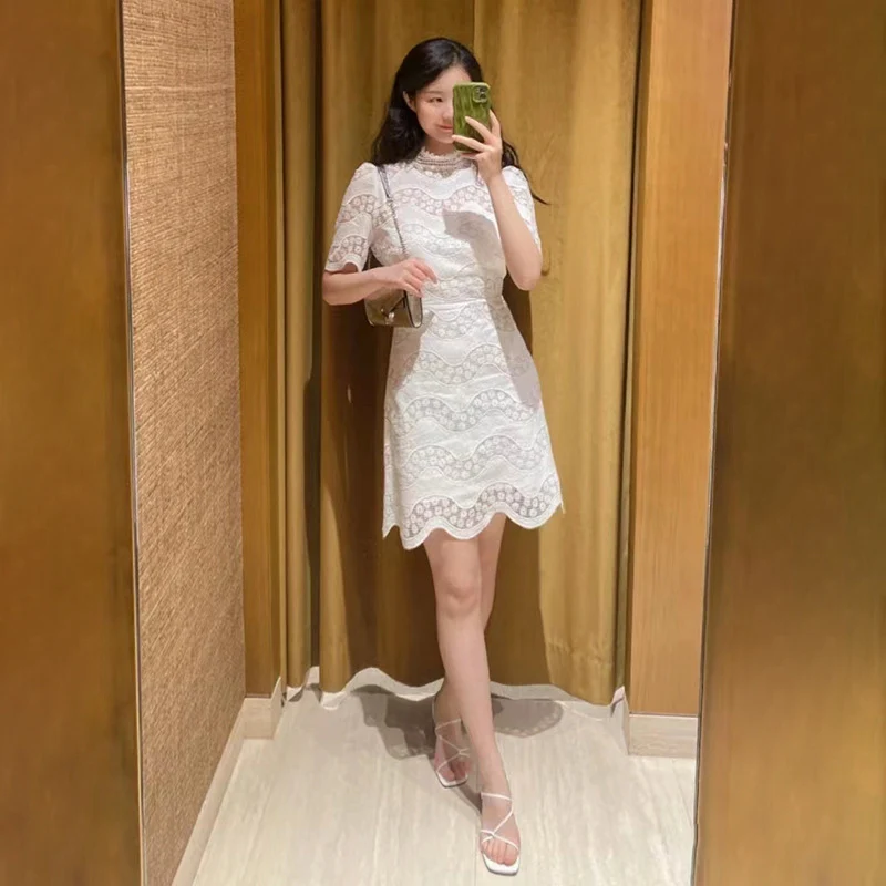 Summer New Women's White High Collar Short Sleeve Lace Splice Wave Hollow out Backless Dress Elegance A-Line Skirt Zipper Clo...
Summer New Women's White High Collar Short Sleeve Lace Splice Wave Hollow out Backless Dress Elegance A-Line Skirt Zipper Clo...