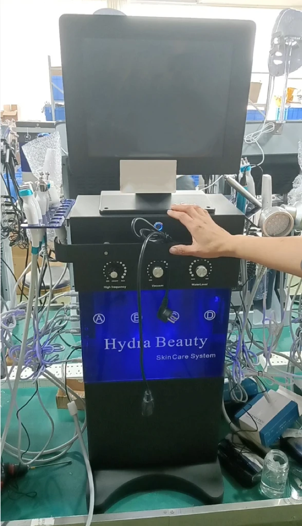 New 16 in 1 Hydro Whitening Skin Care Anti-aging Beauty Machine Skin firming Remove blackheads Clean pores Device Facial Machin
New 16 in 1 Hydro Whitening Skin Care Anti-aging Beauty Machine Skin firming Remove blackheads Clean pores Device Facial Machin