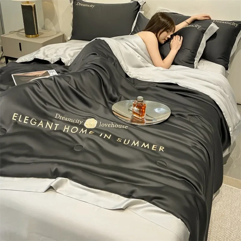 2025 New product washed silk ice silk embroidered Tencel summer quilt four-piece air conditioner quilt summer cool quilt
2025 New product washed silk ice silk embroidered Tencel summer quilt four-piece air conditioner quilt summer cool quilt