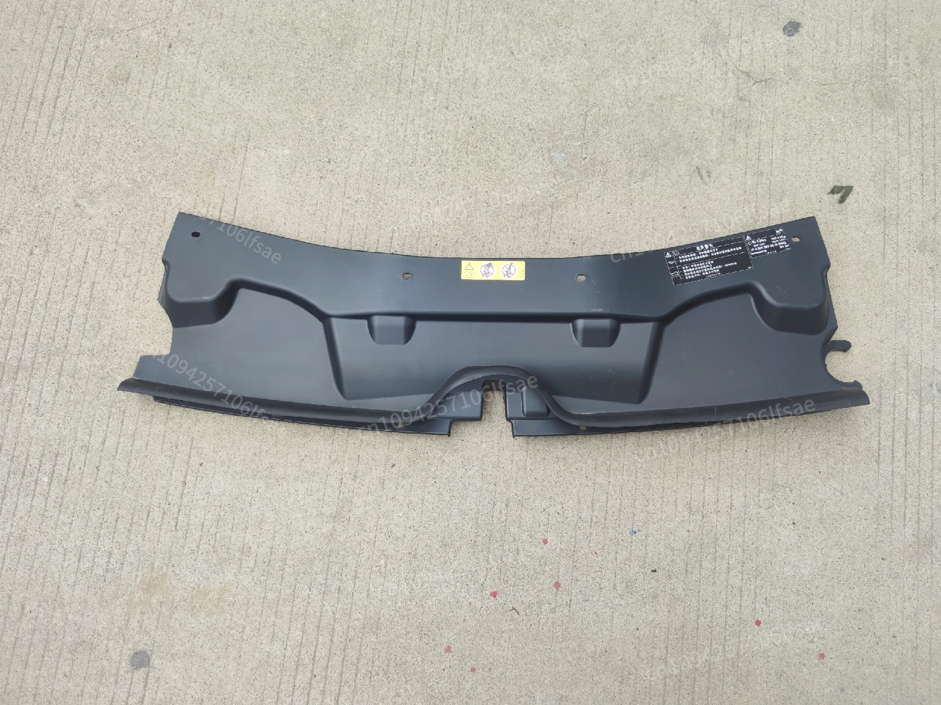 Fujian Benz V260 Vito water tank cover plate upper cover plate, front bar protective plate, machine protective plate guide plate
Fujian Benz V260 Vito water tank cover plate upper cover plate, front bar protective plate, machine protective plate guide plate