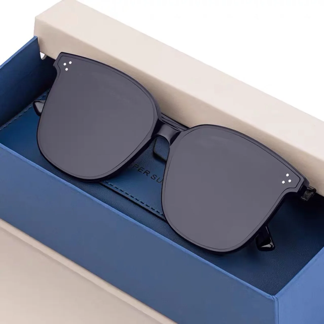 GM Unisex Fashion Round Men's and Women's Sunglasses , Black Resin UV400 Protection Sun Glasses S59649
GM Unisex Fashion Round Men's and Women's Sunglasses , Black Resin UV400 Protection Sun Glasses S59649