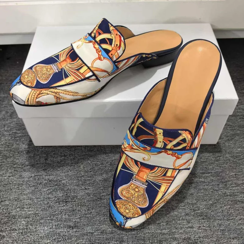 New Fashion Men's Fabric Print Shoes Man Mules Shoes Handmade Summer Casual Loafers Men Half Slipper Flats
New Fashion Men's Fabric Print Shoes Man Mules Shoes Handmade Summer Casual Loafers Men Half Slipper Flats