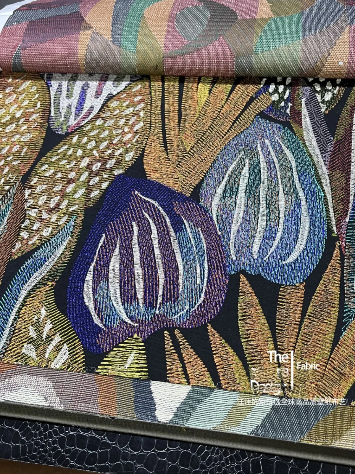 Элитная портьерная ткань Casamance Haya с вышивкой в виде листьев, скандинавский геометрический узор, декор для дома
Элитная портьерная ткань Casamance Haya с вышивкой в виде листьев, скандинавский геометрический узор, декор для дома