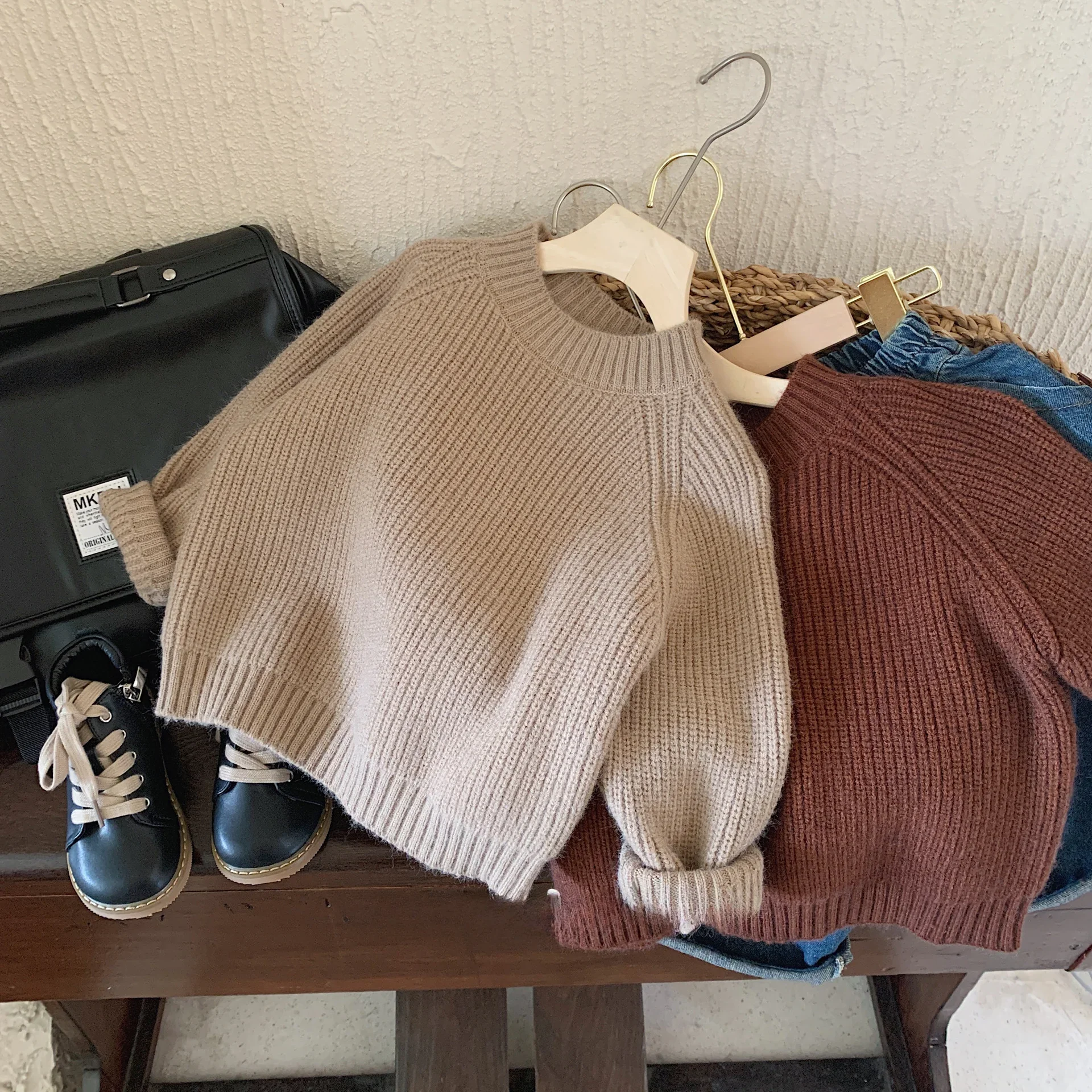 Children's Sweater 2024 Autumn Japanese and Korean Style Fashion Boys and Girls Solid Color Retro Simple Sweater
Children's Sweater 2024 Autumn Japanese and Korean Style Fashion Boys and Girls Solid Color Retro Simple Sweater