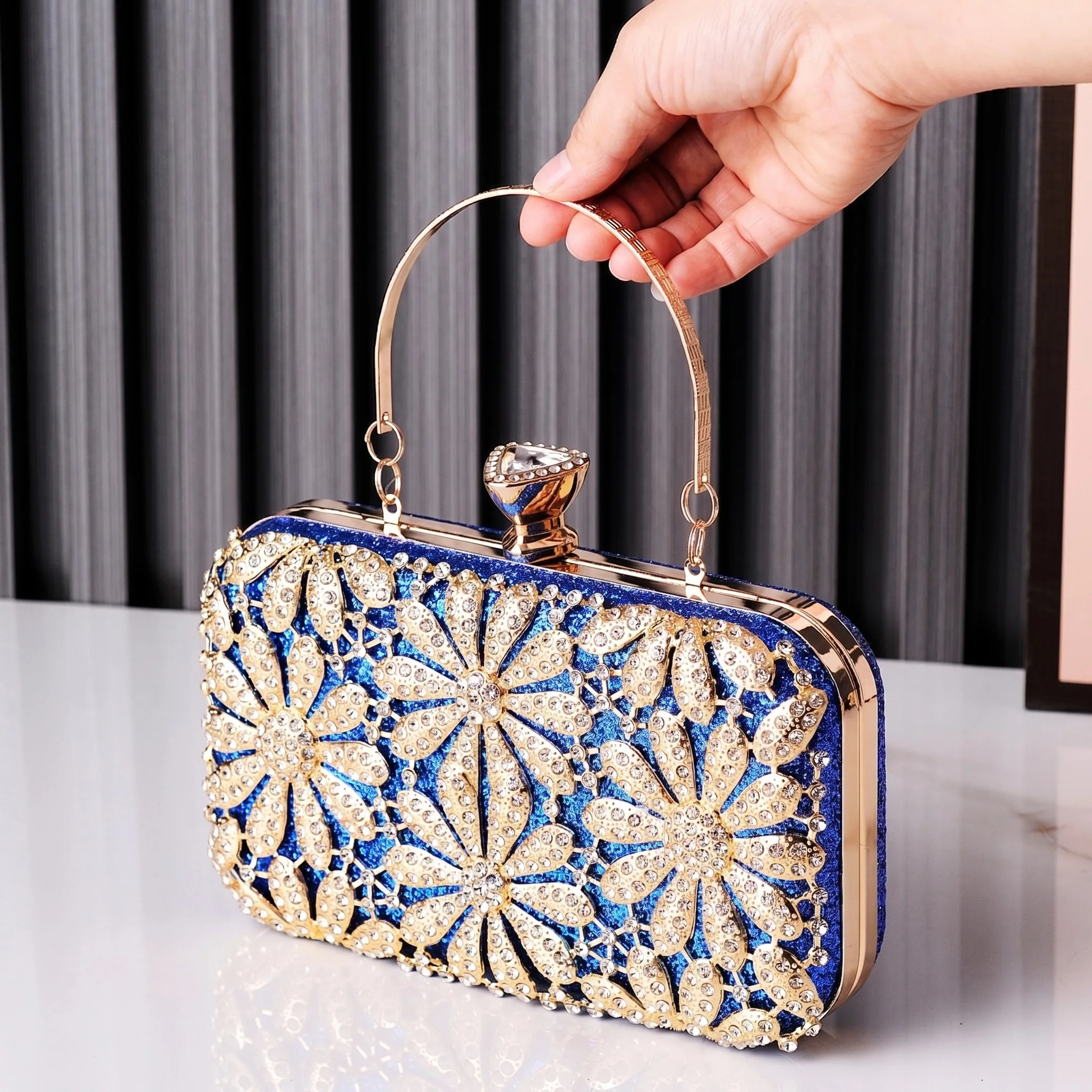 Diamond Luxury Brands Bags Novelty 2026 Evening Flower Clutch Shine Bling Crossbody Bags Fashion High Quality Women's Handbag
Diamond Luxury Brands Bags Novelty 2026 Evening Flower Clutch Shine Bling Crossbody Bags Fashion High Quality Women's Handbag