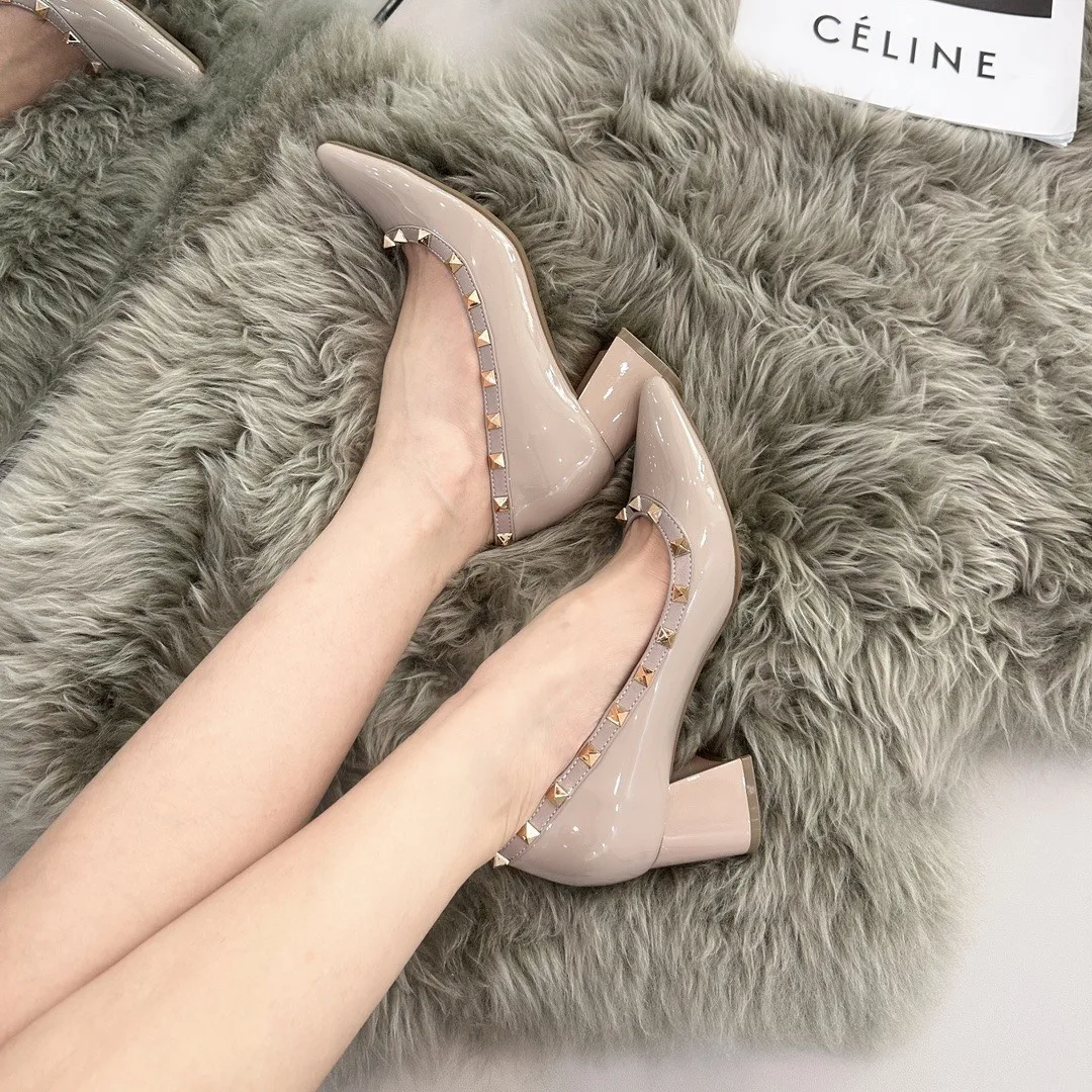 Pointed Toe Rivet Mary Janes Thick Heels Female Pumps Women Single Shoes Summer Fashion Zapatos Mujer
Pointed Toe Rivet Mary Janes Thick Heels Female Pumps Women Single Shoes Summer Fashion Zapatos Mujer