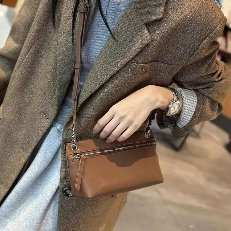 Ladies' Small Bag One Shoulder Armpit High-End Crossbody Versatile Spring and Summer Soft Leather Women's Bag
Ladies' Small Bag One Shoulder Armpit High-End Crossbody Versatile Spring and Summer Soft Leather Women's Bag