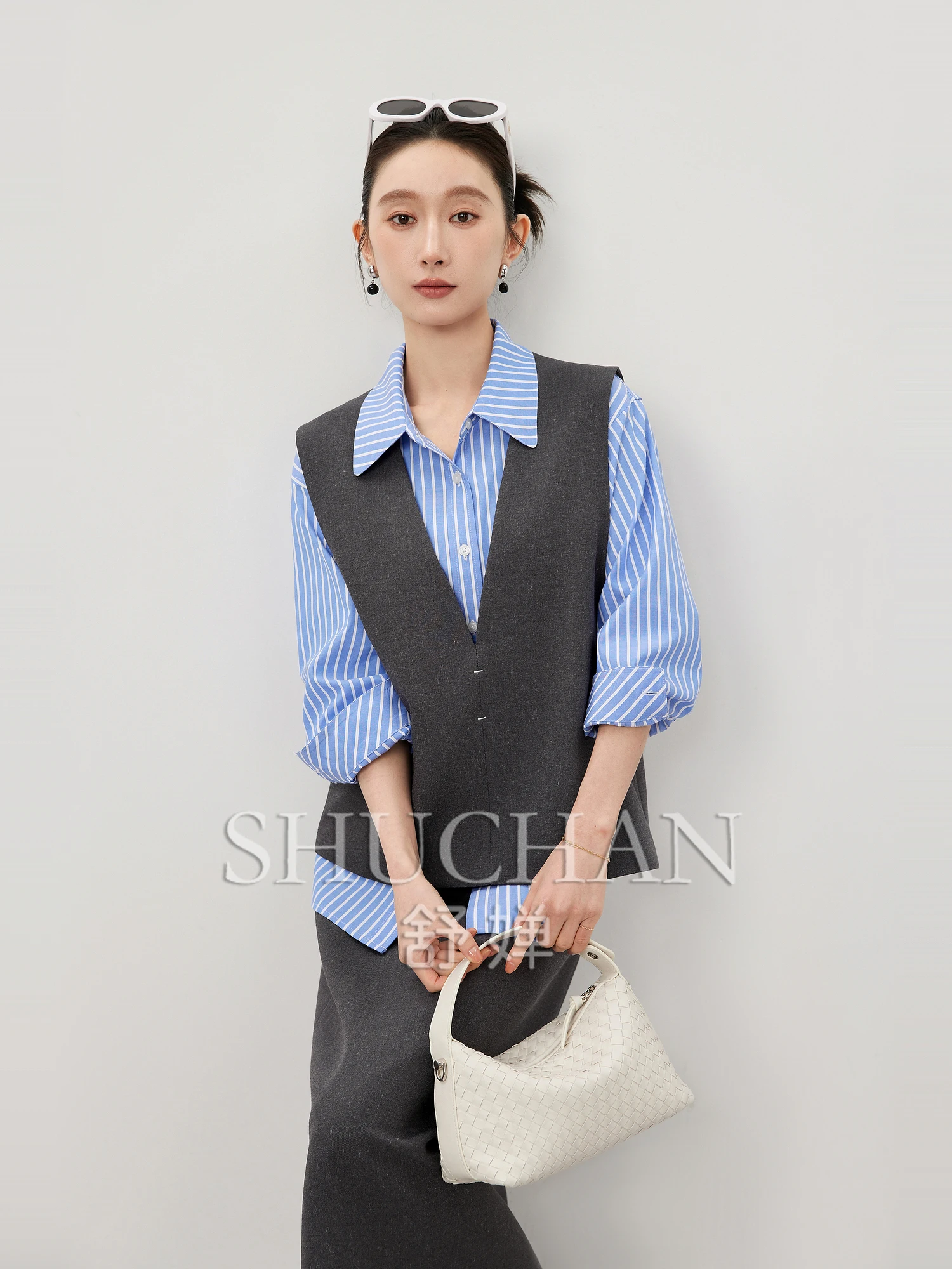New To Simple Aesthetics, Wide Shoulder Deep V-neck Vest + Skirt Set 25 Spring Summer Womens Two Peice Sets
New To Simple Aesthetics, Wide Shoulder Deep V-neck Vest + Skirt Set 25 Spring Summer Womens Two Peice Sets