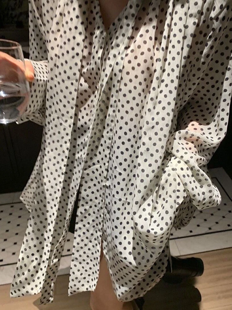 Elegant Sweet Polka Dot Versatile Casual V-neck Women's Shirt Spring Autumn Slimming Long Sleeve Commute Style Fashion Design
Elegant Sweet Polka Dot Versatile Casual V-neck Women's Shirt Spring Autumn Slimming Long Sleeve Commute Style Fashion Design