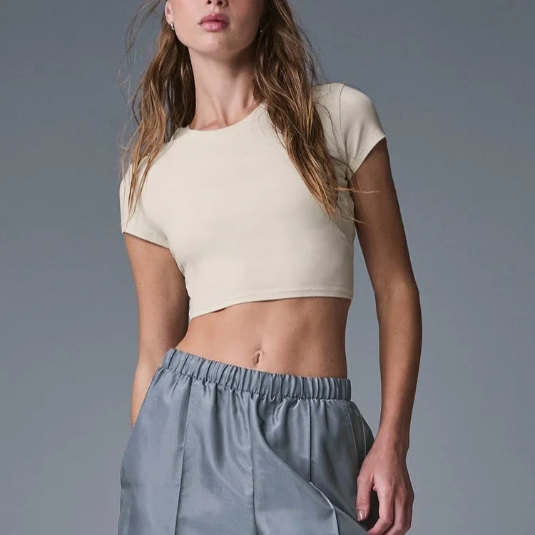 al Yoga New Summer Solid Color T-Shirt Urban Casual Cropped European Style Sleeveless Fashionable Casual Shorts Set For Women
al Yoga New Summer Solid Color T-Shirt Urban Casual Cropped European Style Sleeveless Fashionable Casual Shorts Set For Women