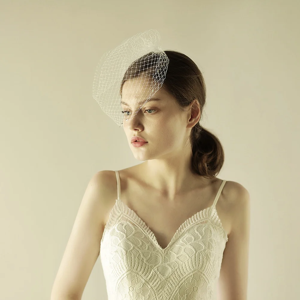 Handmade Short Veil Covered Face Mesh Gauze with Shiny Rhinestones Tulle Bridal Wedding Accessory for Party Festival Photography
Handmade Short Veil Covered Face Mesh Gauze with Shiny Rhinestones Tulle Bridal Wedding Accessory for Party Festival Photography