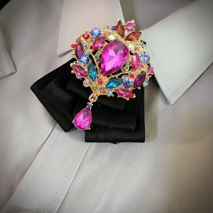 Luxury Men's British Bolo Bowtie Collar Drill Fashion Mens Korean Dress Rhinestone BowTie High-end Men Women Wedding Accessories
Luxury Men's British Bolo Bowtie Collar Drill Fashion Mens Korean Dress Rhinestone BowTie High-end Men Women Wedding Accessories