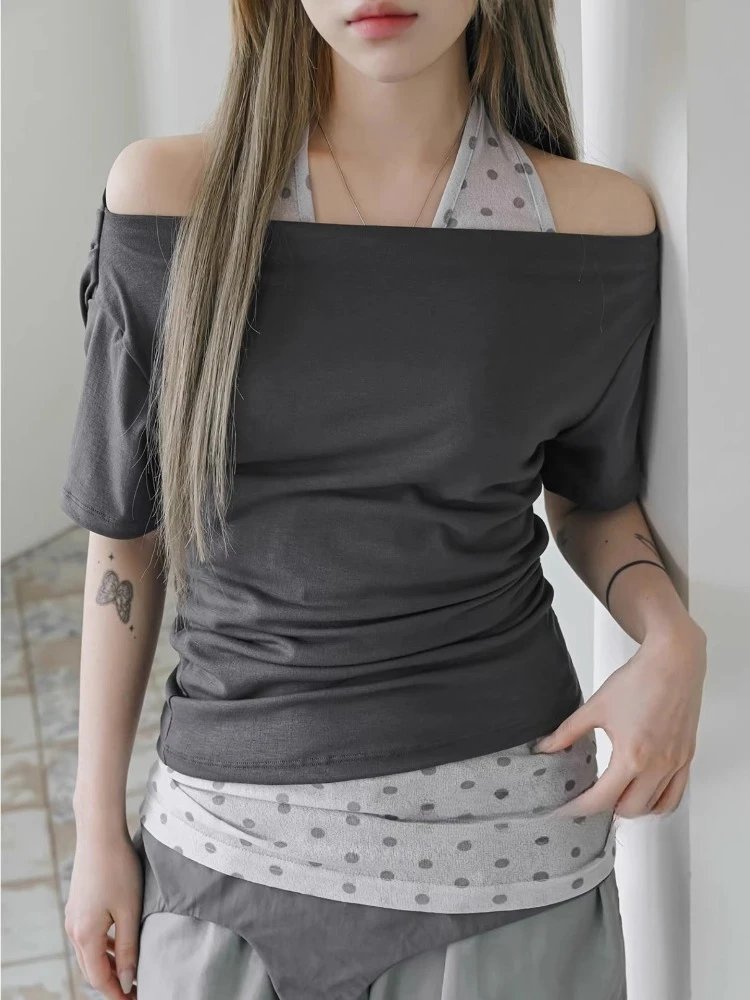 Sweet Casual Off Shoulder Short Sleeve T-shirts+ Black Wave Point Halter Vest for Women 2025 Summer New Two Piece Sets
Sweet Casual Off Shoulder Short Sleeve T-shirts+ Black Wave Point Halter Vest for Women 2025 Summer New Two Piece Sets