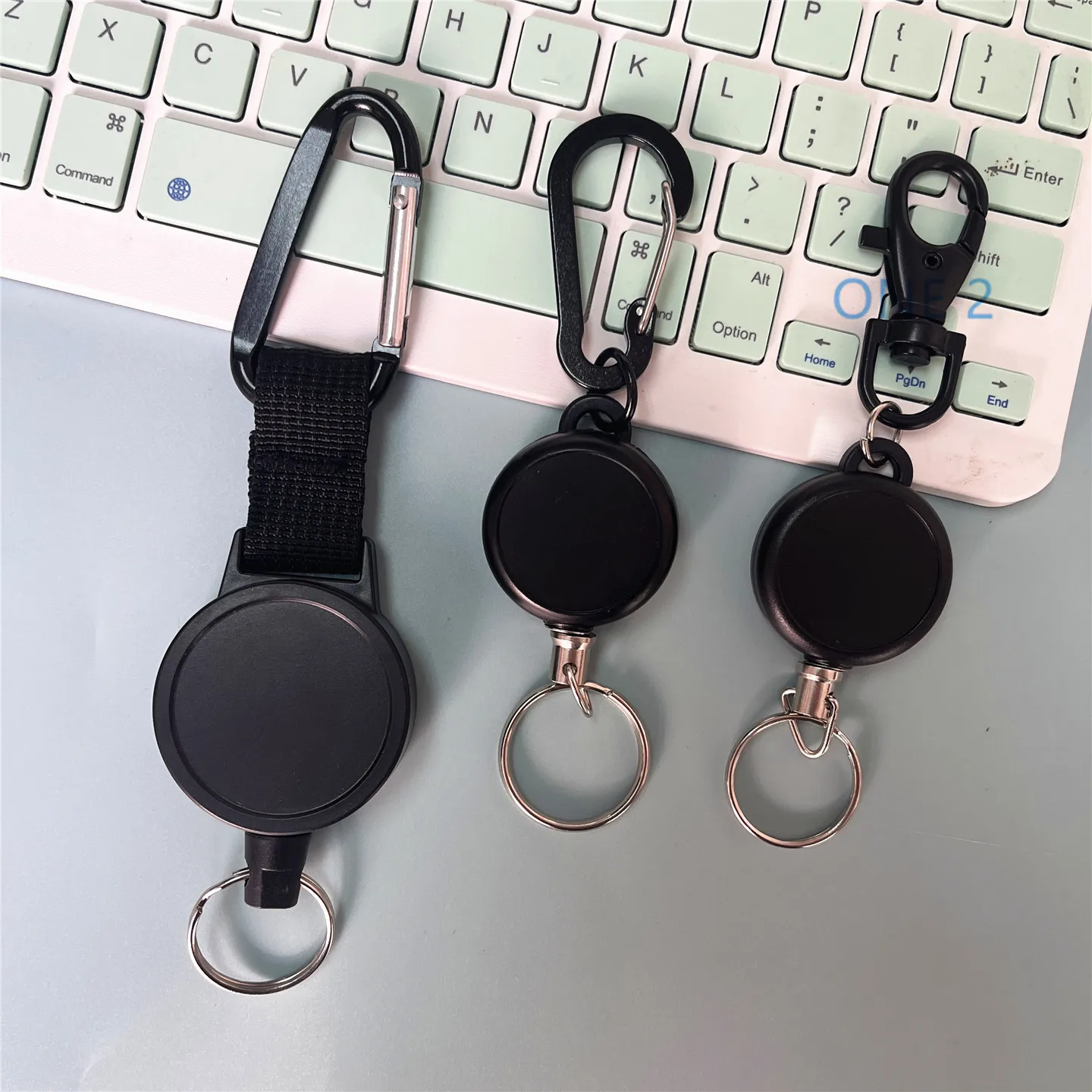 Выдвижной брелок для ключей, черная табличка с именем, держатель катушки, анти-потерянный держатель для удостоверений личности, простая именная бирка, зажим для бейджа премиум-класса, офисный аксессуар
Выдвижной брелок для ключей, черная табличка с именем, держатель катушки, анти-потерянный держатель для удостоверений личности, простая именная бирка, зажим для бейджа премиум-класса, офисный аксессуар