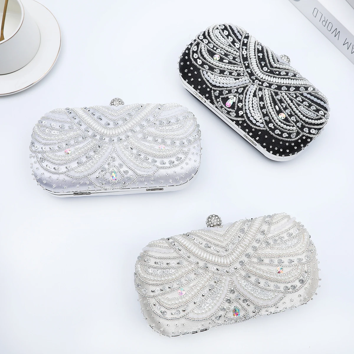 Elegant Rhinestones Clutch Evening Bag Wedding Bridal Beaded Women Chain Shoulder Bags Luxury Design Shiny Handbag Purse
Elegant Rhinestones Clutch Evening Bag Wedding Bridal Beaded Women Chain Shoulder Bags Luxury Design Shiny Handbag Purse