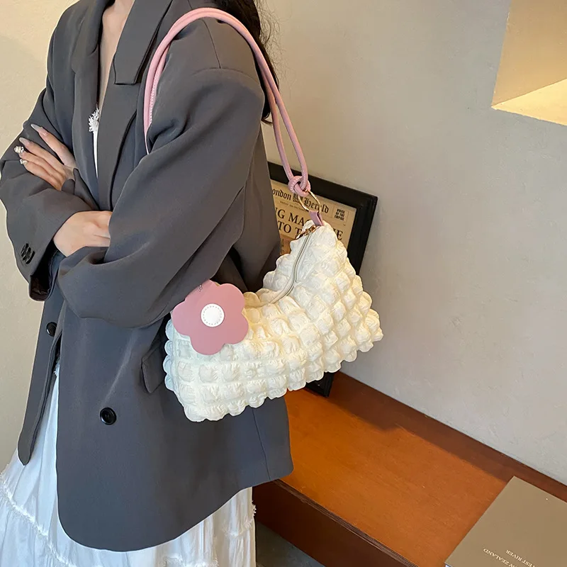 Новая модная сумка через плечо для женщин, модная сумка этого года, студенческая простая сумка через плечо, женская сумка-тоут
Новая модная сумка через плечо для женщин, модная сумка этого года, студенческая простая сумка через плечо, женская сумка-тоут