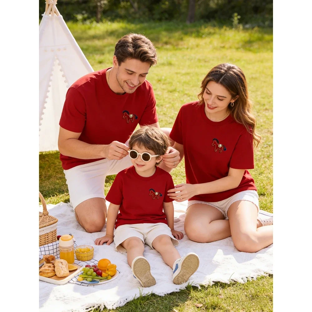 2026 Summer Family Matching T-Shirt Baby Romper Horse Embroidery Solid Color Basic Daily Outfits Year of the Horse
2026 Summer Family Matching T-Shirt Baby Romper Horse Embroidery Solid Color Basic Daily Outfits Year of the Horse