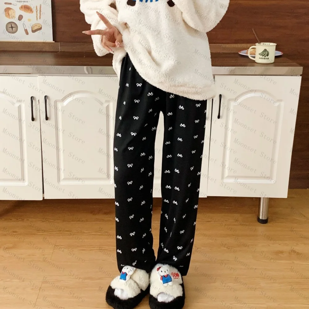 Большие размеры и свободные женские домашние брюки с бантиками и пижамными штанами можно носить в домашнюю верхнюю одежду весной осени и зимой.
Большие размеры и свободные женские домашние брюки с бантиками и пижамными штанами можно носить в домашнюю верхнюю одежду весной осени и зимой.