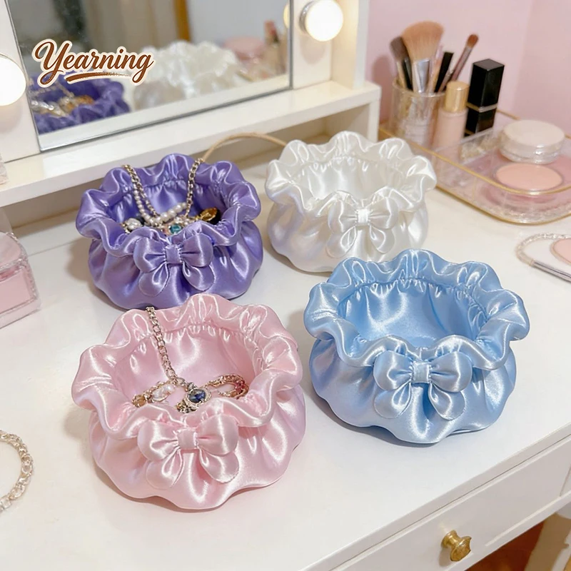 Luxury Petal Bow Jewelry Storage Bowl Cute Desktop Organizer Aesthetic Gift for Girls Bedroom Vanity Home Decor
Luxury Petal Bow Jewelry Storage Bowl Cute Desktop Organizer Aesthetic Gift for Girls Bedroom Vanity Home Decor