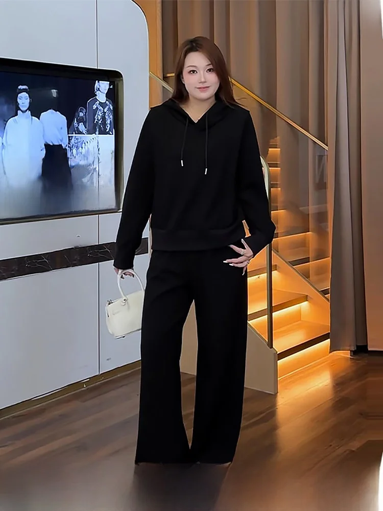 Простой повседневный комплект из худи и черных длинных брюк для женщин больших размеров, спортивный костюм из полиэстера, новинка весенней коллекции.
Простой повседневный комплект из худи и черных длинных брюк для женщин больших размеров, спортивный костюм из полиэстера, новинка весенней коллекции.