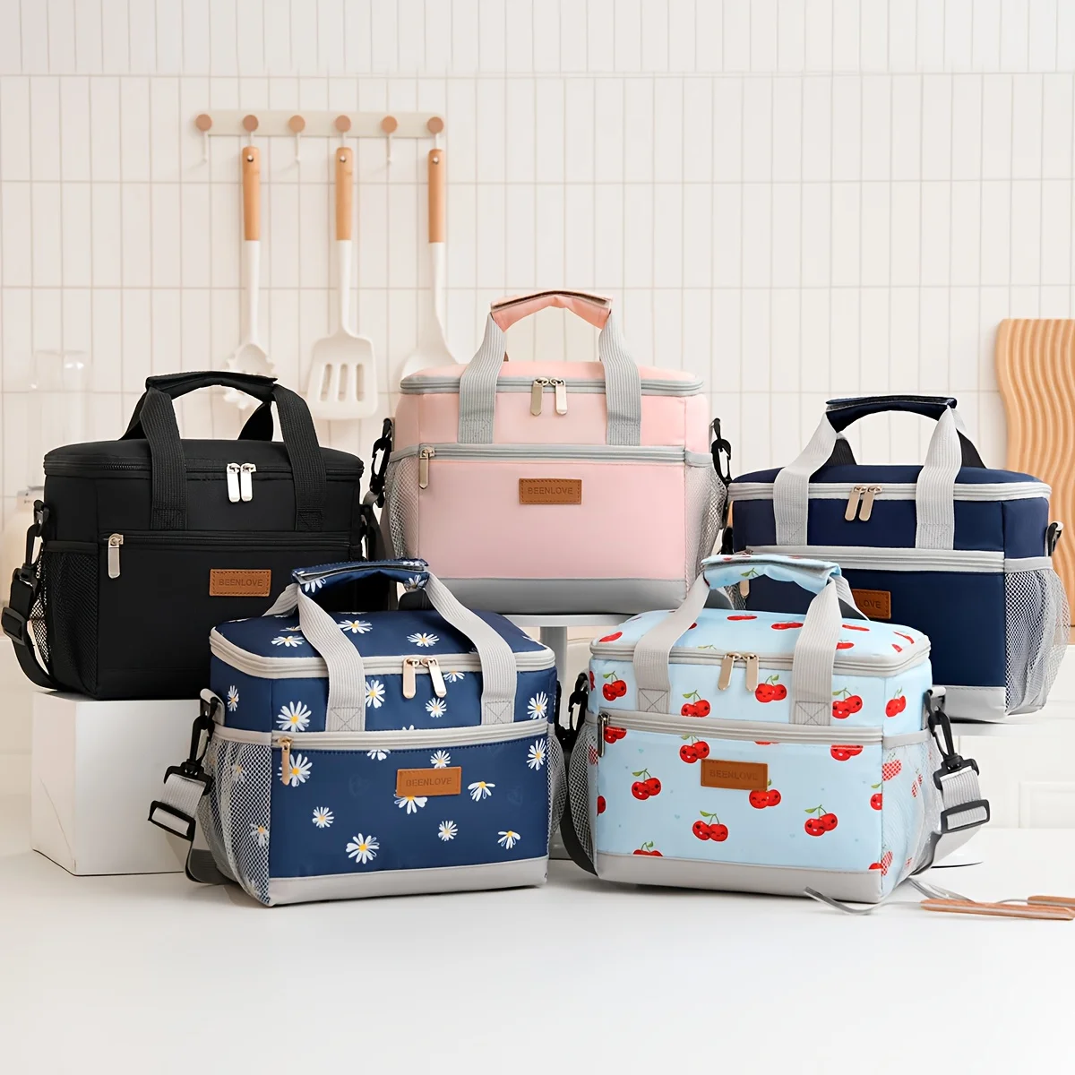 Reusable Insulated Lunch Bag Portable Adjustable Shoulder Strap Outdoor Camping Picnic Food Storage Daily Travel
Reusable Insulated Lunch Bag Portable Adjustable Shoulder Strap Outdoor Camping Picnic Food Storage Daily Travel