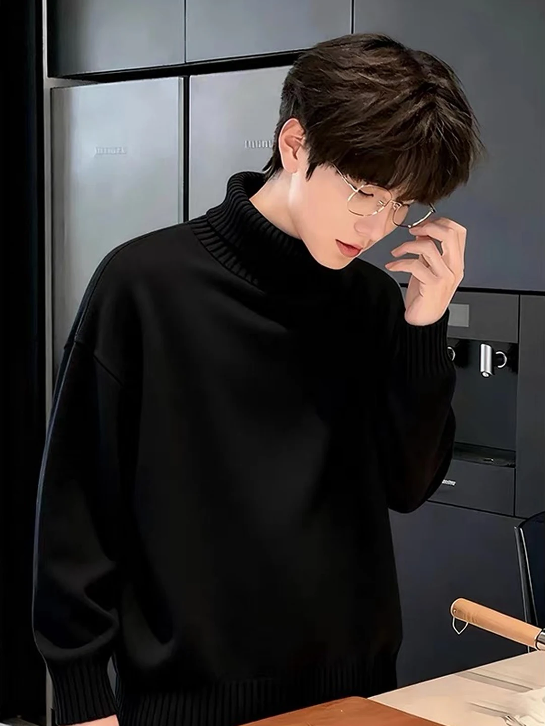 Мужской черный утепленный свитер с флисовой подкладкой, вязаный, с воротником-стойкой, зимний, теплый, базовый слой, в корейском стиле, с длинным рукавом
Мужской черный утепленный свитер с флисовой подкладкой, вязаный, с воротником-стойкой, зимний, теплый, базовый слой, в корейском стиле, с длинным рукавом