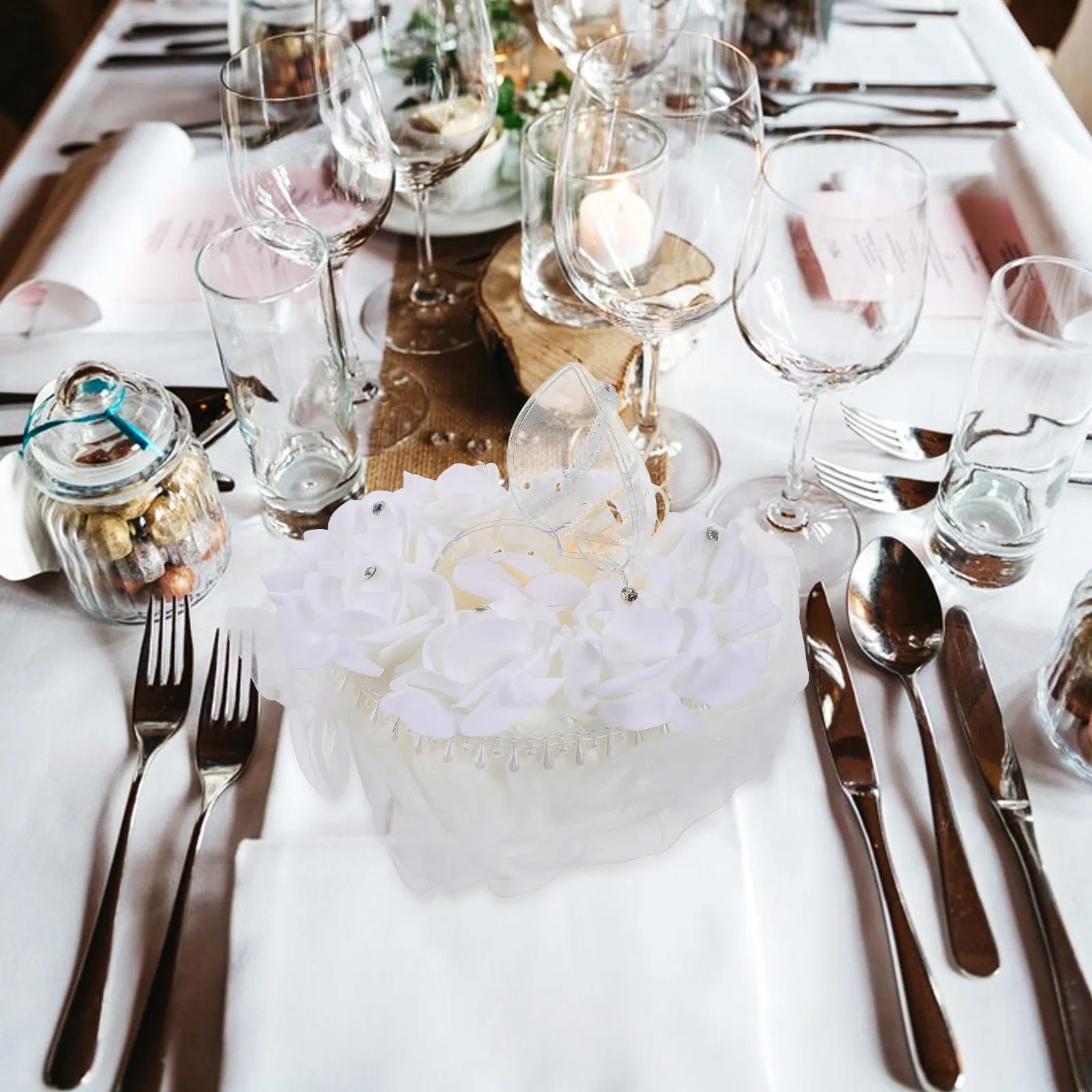 Коробочка для кольца в форме сердца с имитацией цветов, портативный элегантный футляр для хранения ювелирных украшений, подарок на свадьбу или девичник
Коробочка для кольца в форме сердца с имитацией цветов, портативный элегантный футляр для хранения ювелирных украшений, подарок на свадьбу или девичник