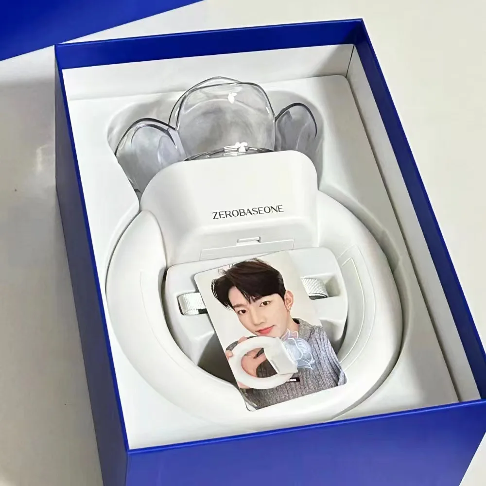 KPOP Zerobaseone Big Diamond Ring Rod Support Iight Support Decoration ZB1 Light Stick Concert Hand Lamp Party Flash Fans Gift
KPOP Zerobaseone Big Diamond Ring Rod Support Iight Support Decoration ZB1 Light Stick Concert Hand Lamp Party Flash Fans Gift
