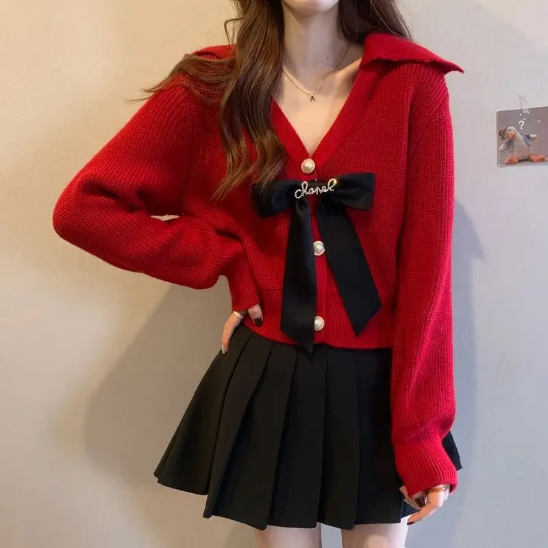 Red V Neck Knitting Cardigan Spring Autumn New Long Sleeve Solid Color Button Loose Sweaters Sweet Cute Fashion Women Clothing
Red V Neck Knitting Cardigan Spring Autumn New Long Sleeve Solid Color Button Loose Sweaters Sweet Cute Fashion Women Clothing