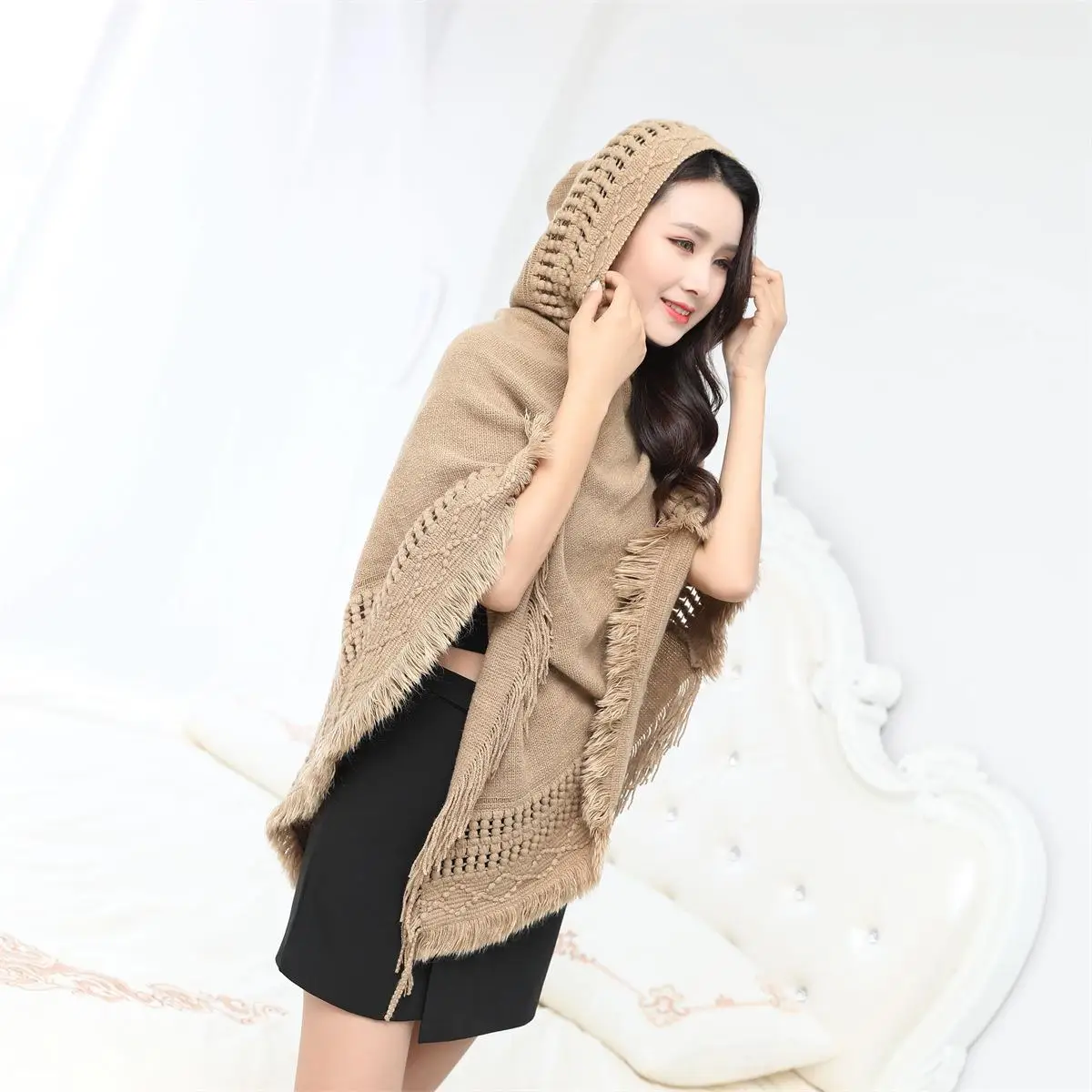 Women's Hooded Color Hollow out Tassel Large Size Loose Slimming Cloak Shoulder for Autumn Winter Fashion Accessories
Women's Hooded Color Hollow out Tassel Large Size Loose Slimming Cloak Shoulder for Autumn Winter Fashion Accessories